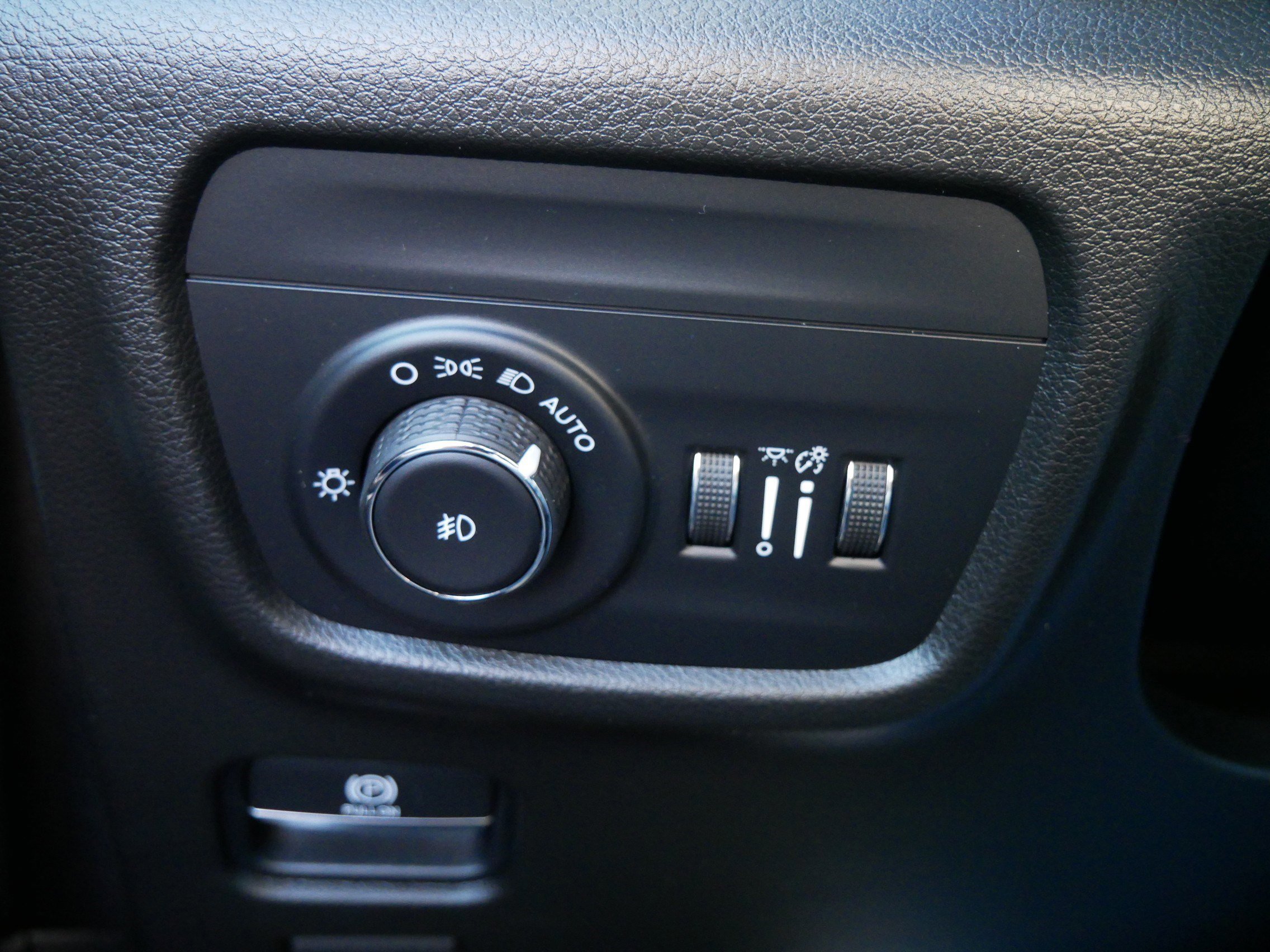 Used 2022 Jeep Grand Cherokee Overland w/ Luxury Tech Group IV image 26