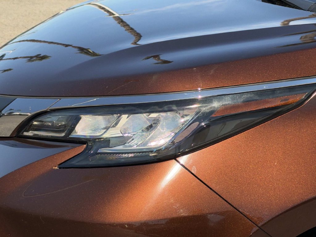Used 2022 Toyota Sienna XLE w/ XLE Plus Package FWD image 10