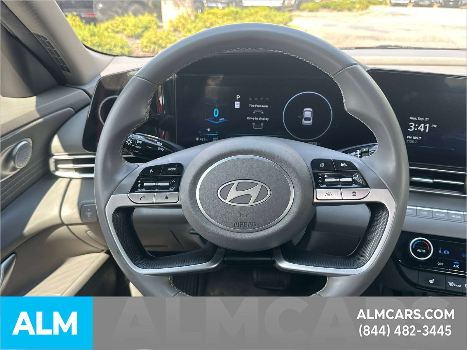 Used 2025 Hyundai Elantra SEL FWD image 27