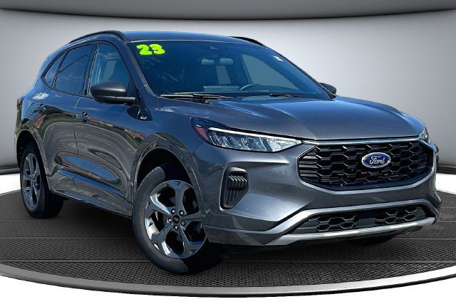 Certified 2023 Ford Escape ST-Line w/ Tech Pack #1 AWD/4WD image 3