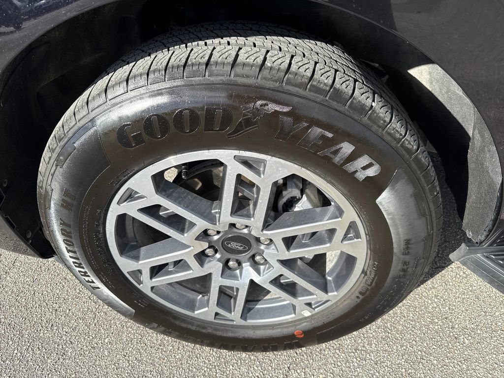 Certified 2025 Ford Expedition Active image 13