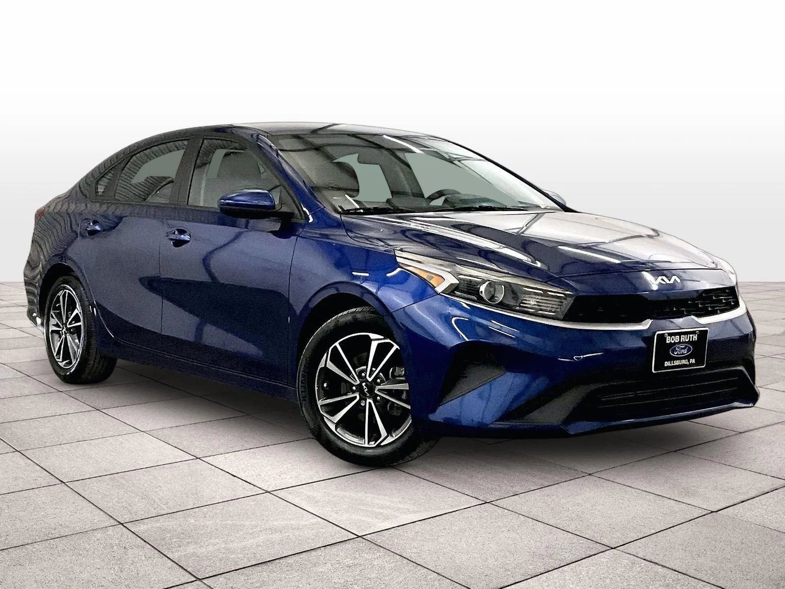 Used 2023 Kia Forte LXS FWD image 2