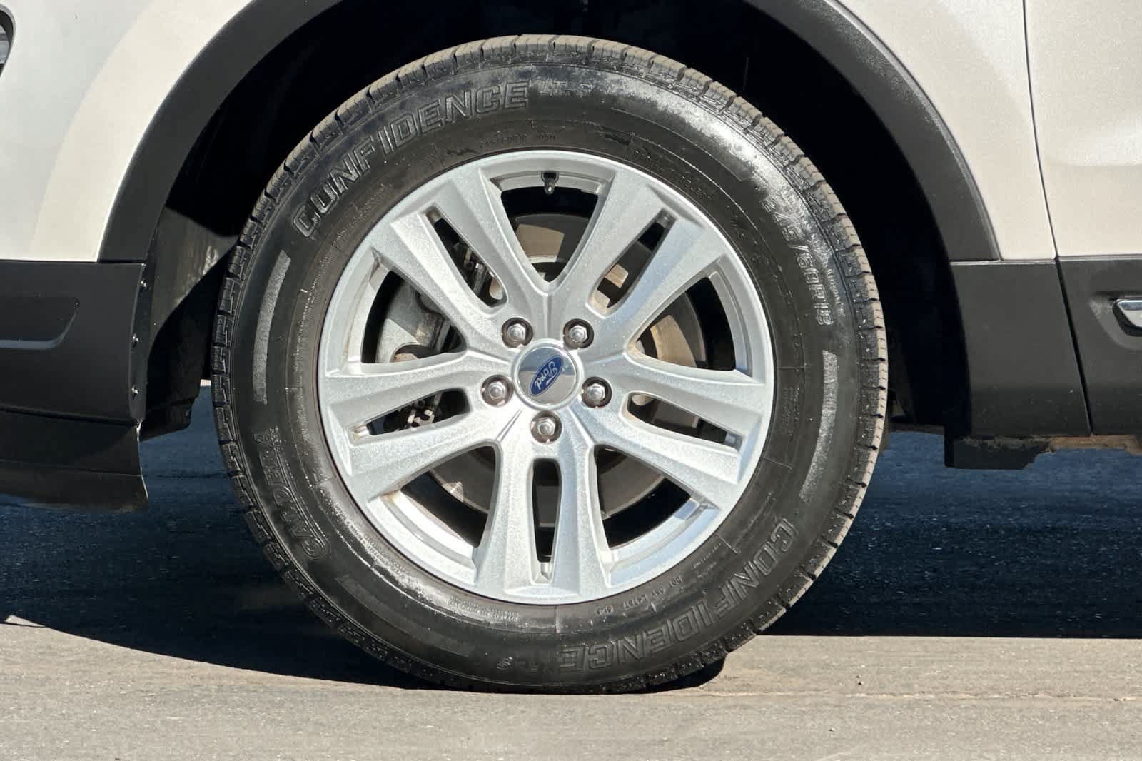 Certified 2019 Ford Explorer XLT w/ Equipment Group 201A AWD/4WD image 28