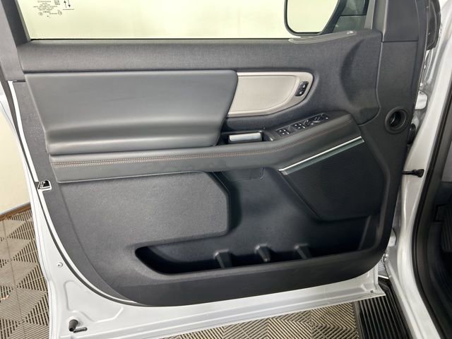 Certified 2025 Ford Expedition Active AWD/4WD image 10