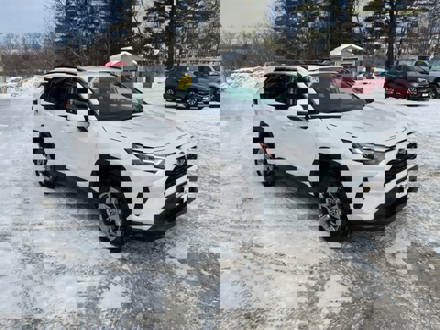 Used 2023 Toyota RAV4 XLE image 9