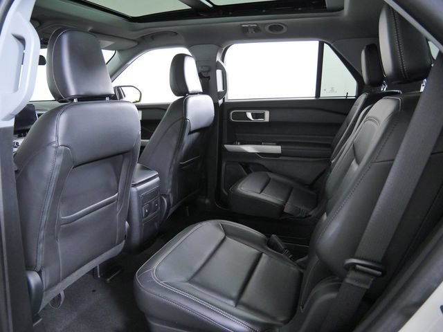 Certified 2024 Ford Explorer XLT w/ Equipment Group 202A AWD/4WD image 17