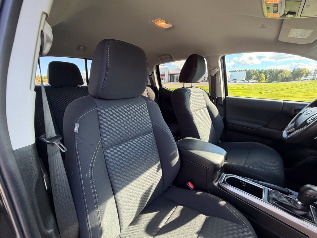 Used 2021 Toyota Tacoma SR5 w/ Trail Edition AWD/4WD image 35