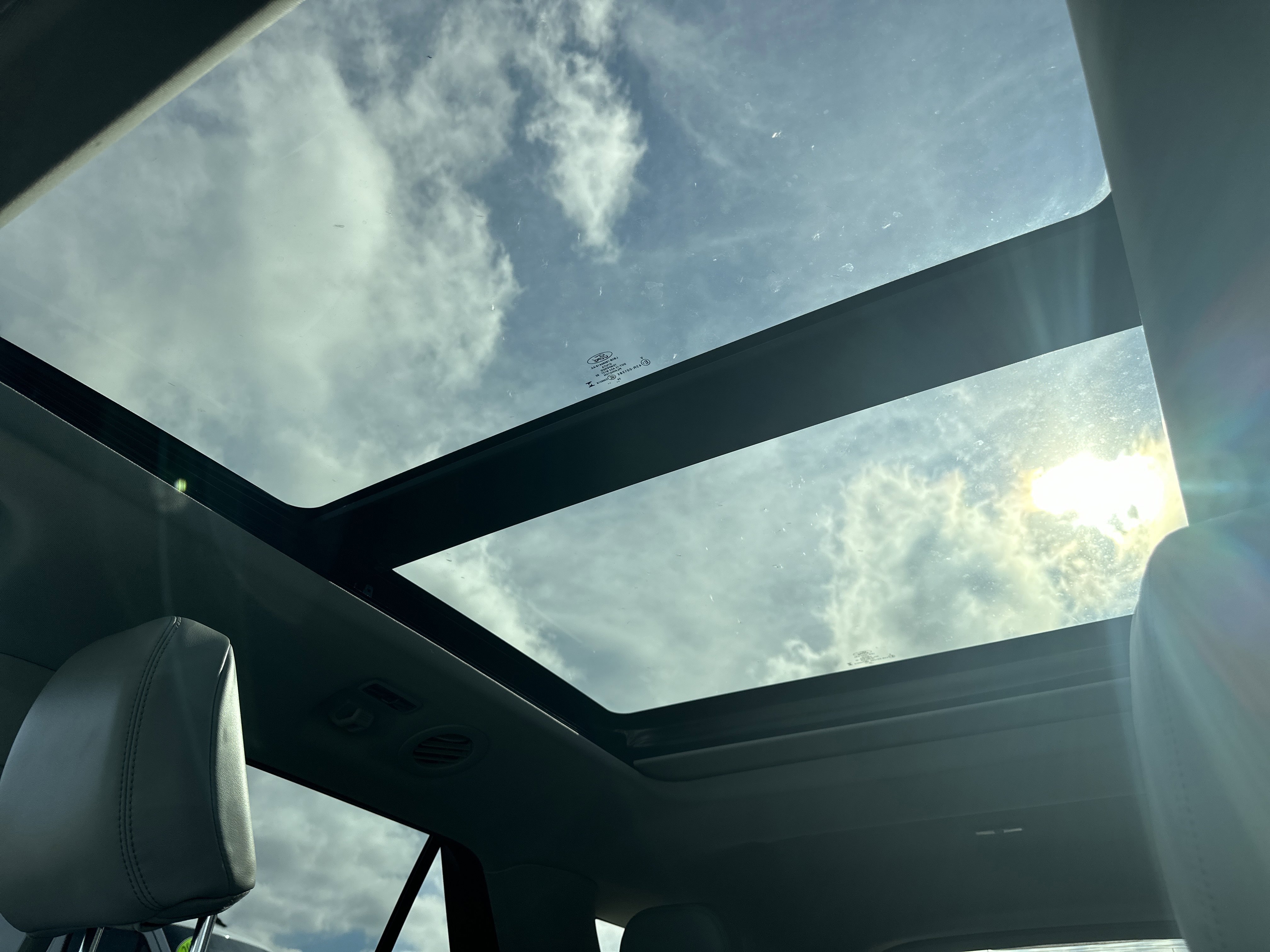 Certified 2025 Ford Explorer Platinum w/ Ultimate Package image 24