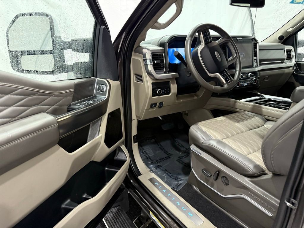 Certified 2025 Ford F450 Platinum w/ Platinum Plus Package image 32