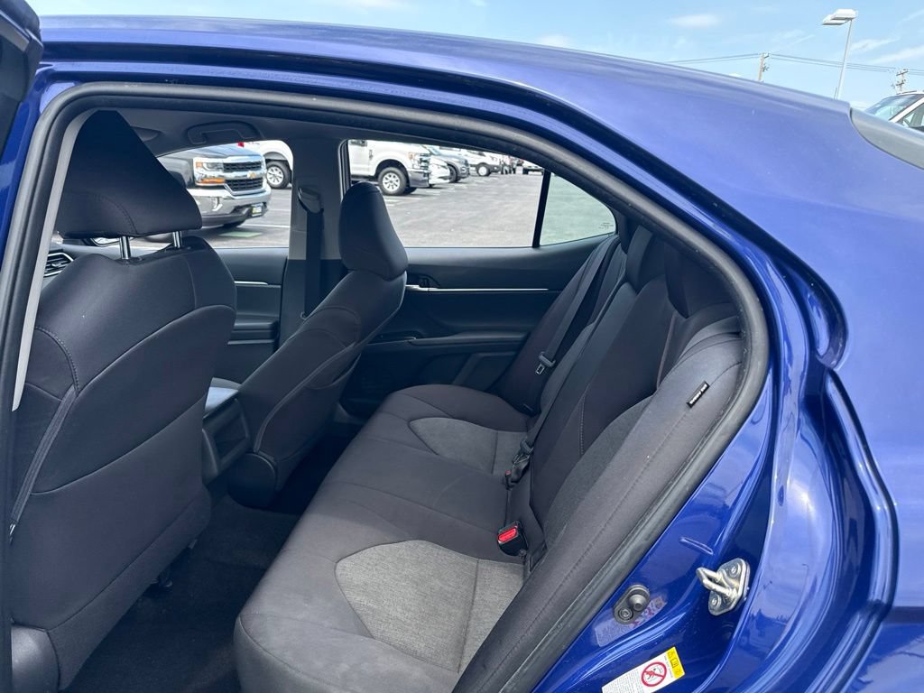 Used 2018 Toyota Camry LE FWD image 9