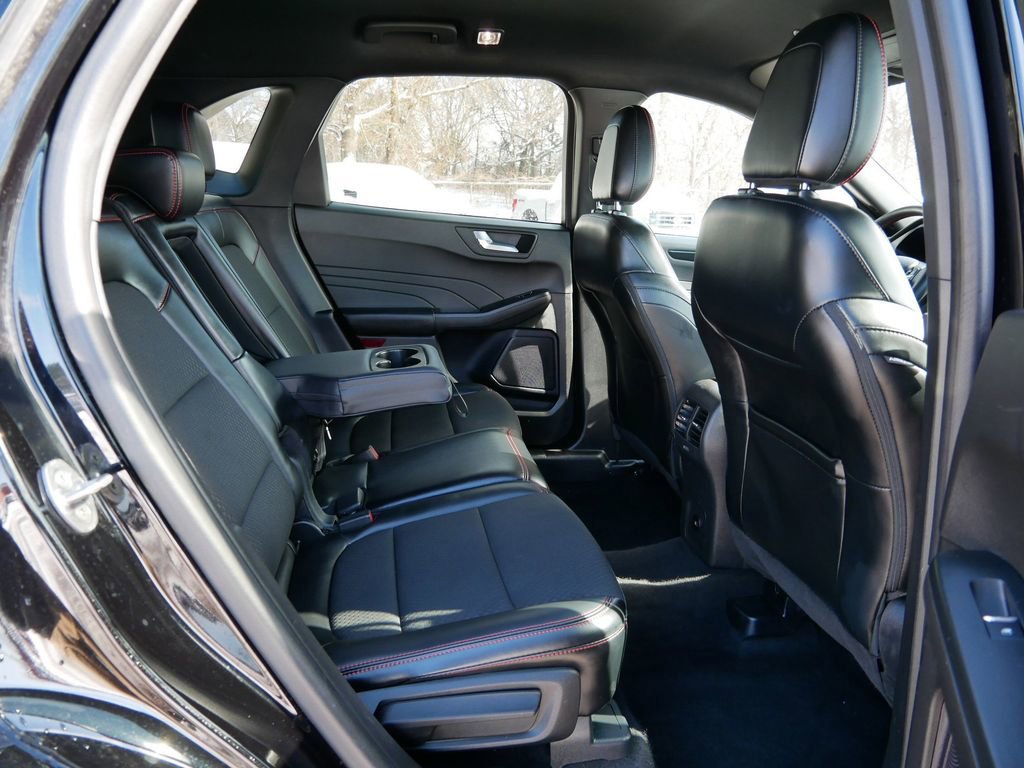Certified 2024 Ford Escape ST-Line AWD/4WD image 9