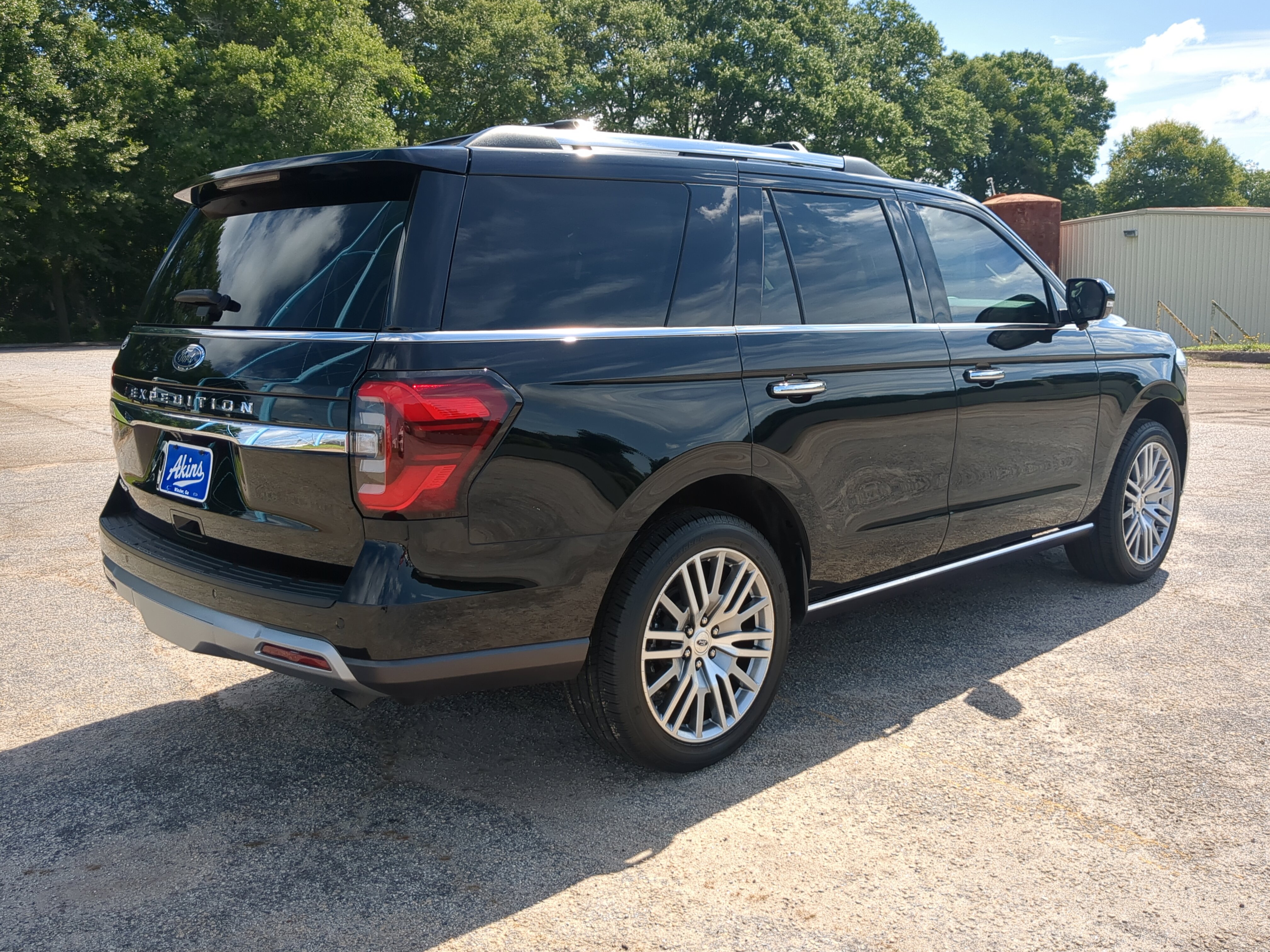 Certified 2023 Ford Expedition Limited RWD image 3