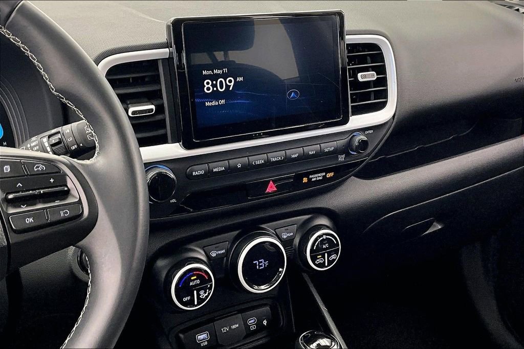Used 2024 Hyundai Venue Limited FWD image 6