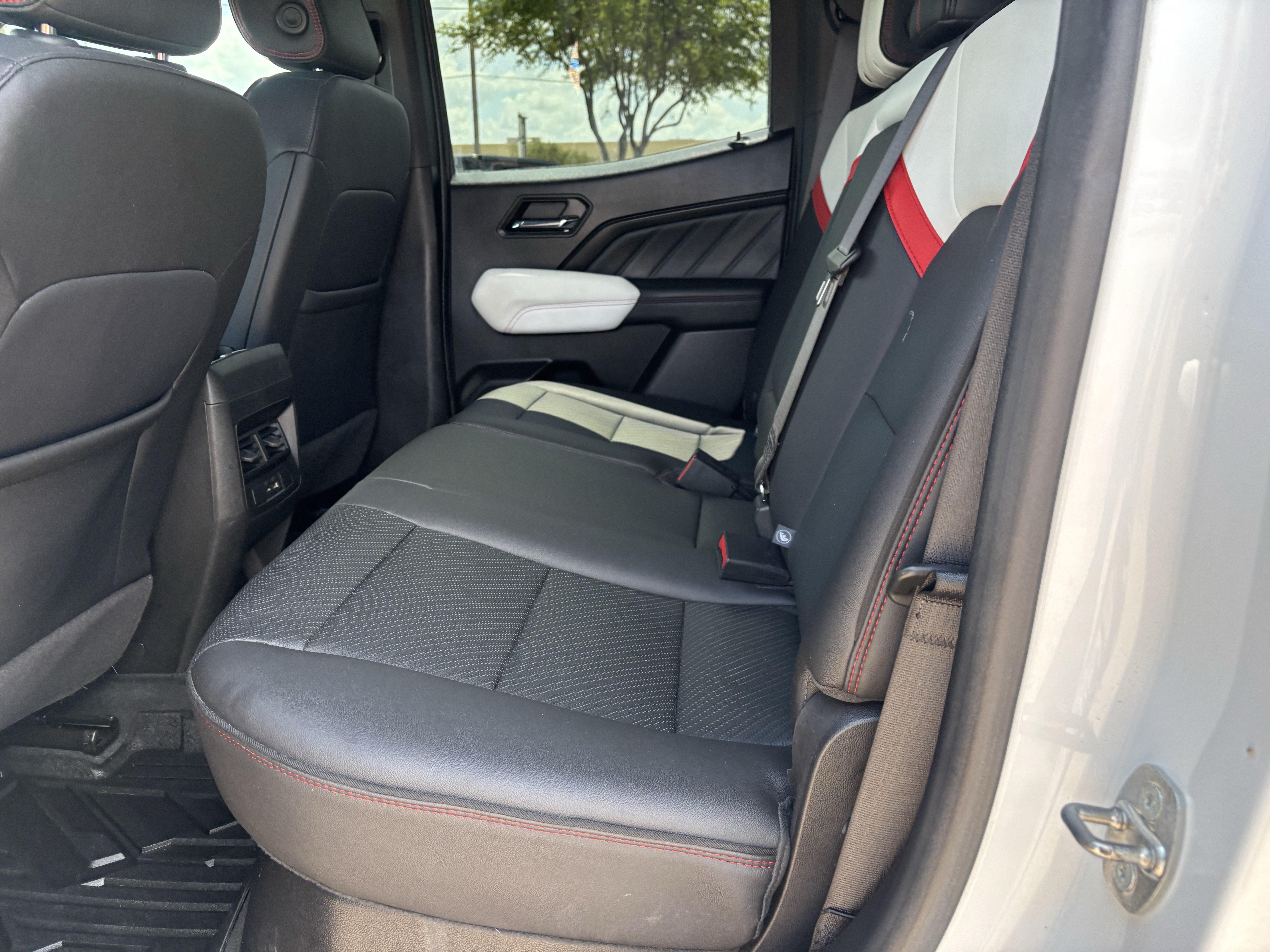 Used 2023 GMC Canyon AT4X AWD/4WD image 15