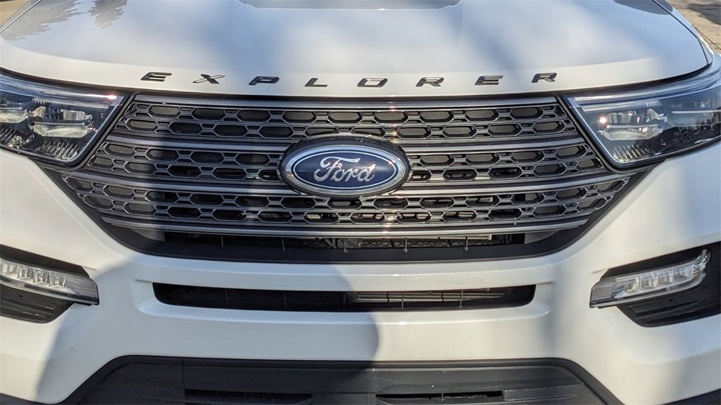 Certified 2022 Ford Explorer XLT w/ Equipment Group 202A image 9