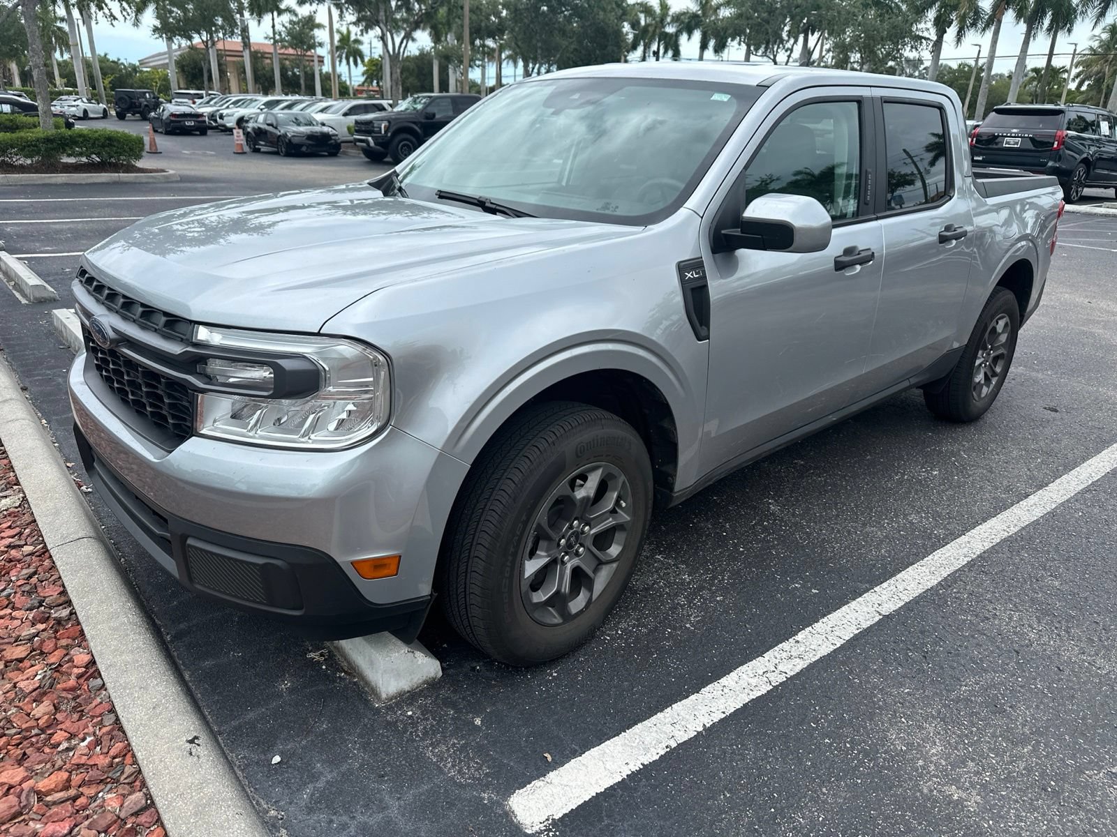 Certified 2022 Ford Maverick XLT w/ XLT Luxury Package FWD image 2