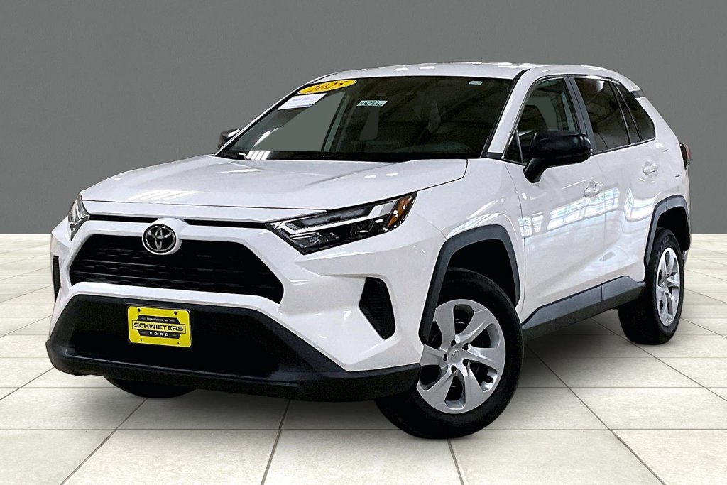 Used 2025 Toyota RAV4 LE AWD/4WD image 2