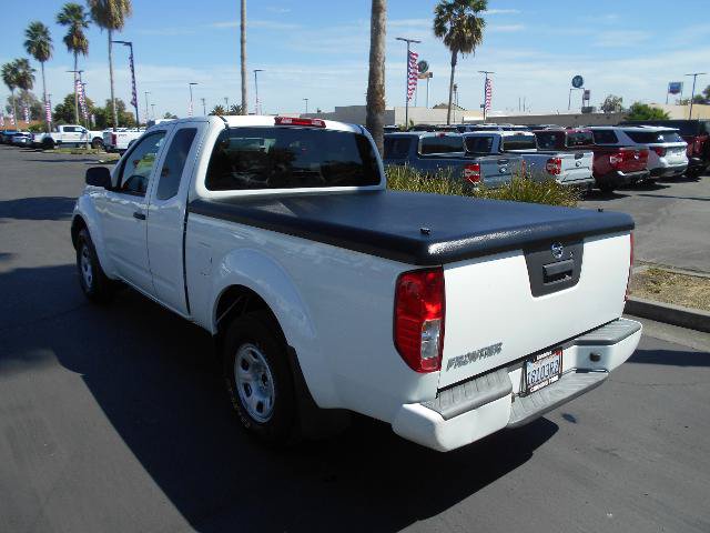 Used 2018 Nissan Frontier S RWD image 5