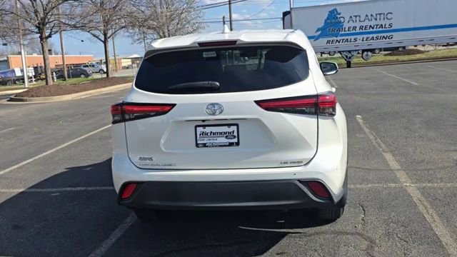 Used 2020 Toyota Highlander LE image 5