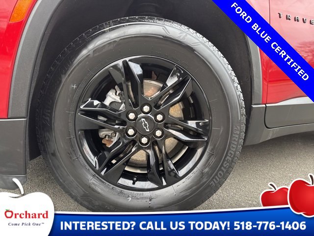 Used 2023 Chevrolet Traverse LT w/ Midnight/Sport Edition image 11