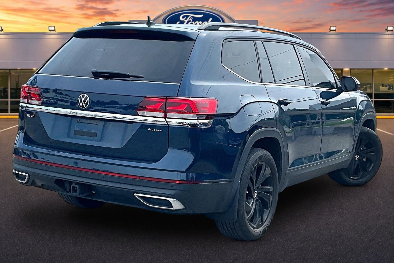 Used 2023 Volkswagen Atlas SE AWD/4WD image 13