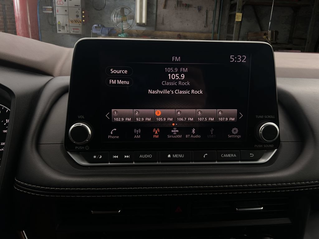 Used 2023 Nissan Rogue S AWD/4WD image 23