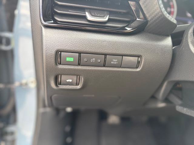 Used 2025 Nissan Sentra SV FWD image 14