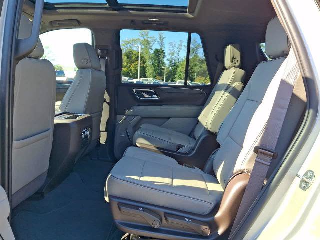 Used 2022 GMC Yukon SLT w/ SLT Premium Package AWD/4WD image 26