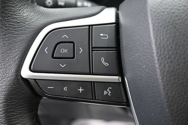 Used 2025 Toyota Sienna XLE FWD image 17