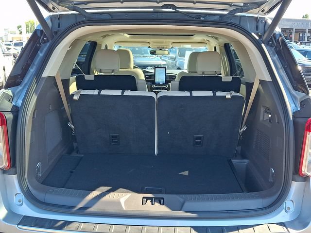 Certified 2023 Ford Explorer Platinum w/ Technology Package AWD/4WD image 29