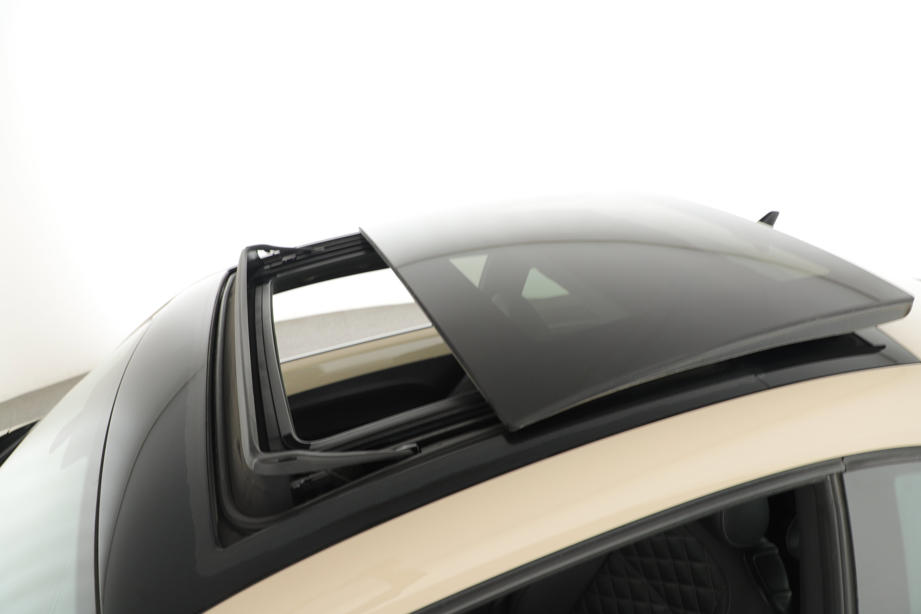 Used 2019 Volkswagen Beetle 2.0T Final Edition SEL image 9