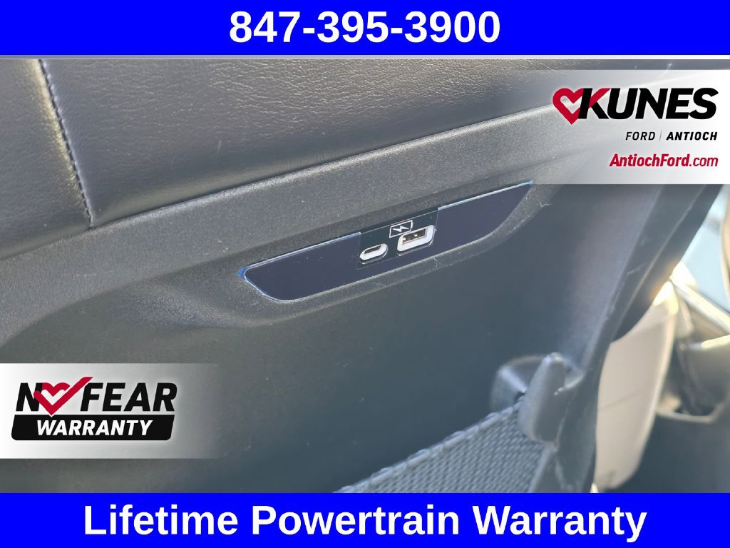 Used 2023 Chrysler Pacifica Touring-L FWD image 26