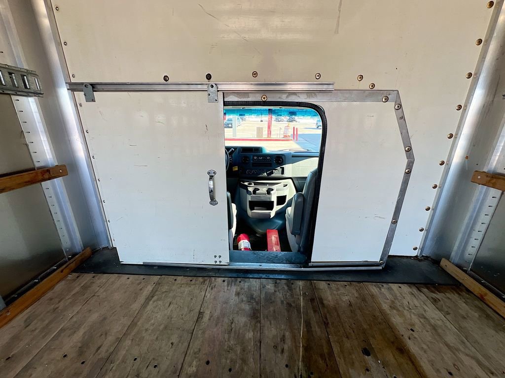 Certified 2024 Ford E-450 and Econoline 450 Super Duty w/ Power Windows & Locks Group image 33