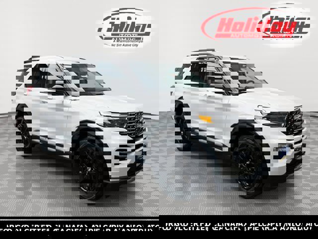 Certified 2022 Ford Explorer XLT w/ Equipment Group 202A image 6