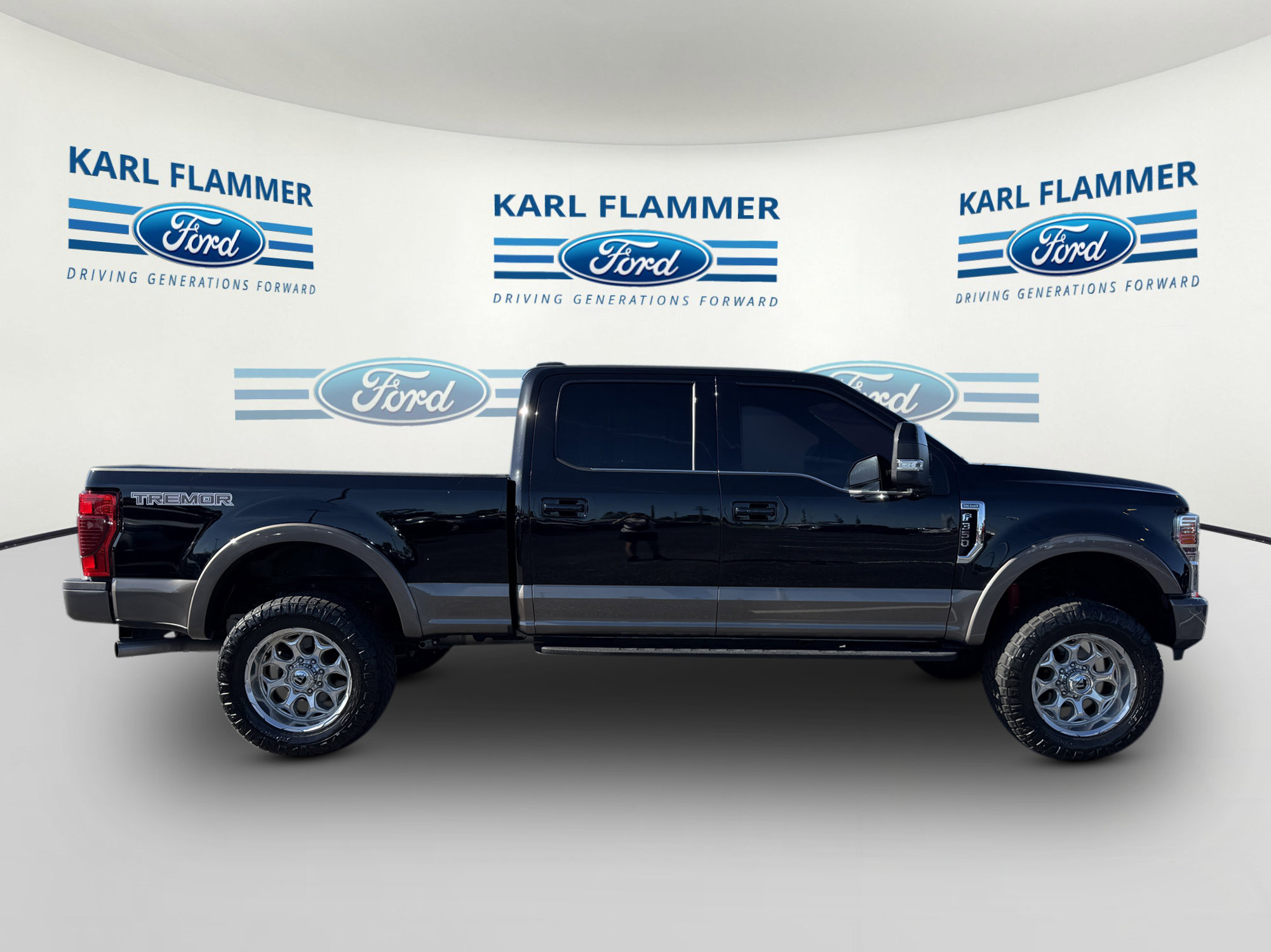 Certified 2022 Ford F350 King Ranch w/ Tremor Off-Road Package AWD/4WD image 2