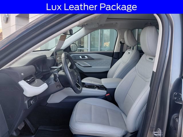 Certified 2025 Ford Explorer Platinum w/ LUX Leather Package AWD/4WD image 12