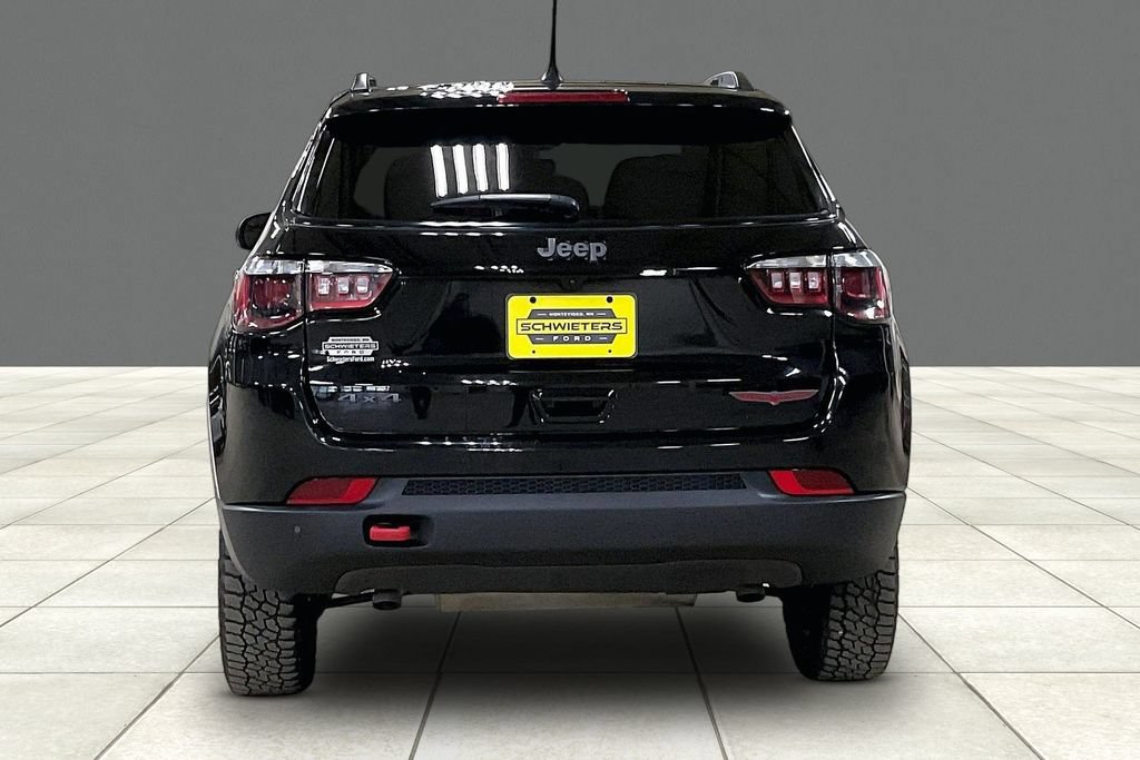 Used 2025 Jeep Compass Trailhawk AWD/4WD image 4