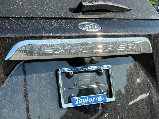 Certified 2024 Ford Explorer Limited w/ Limited Technology Package AWD/4WD image 32