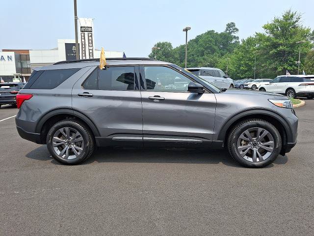 Certified 2022 Ford Explorer XLT w/ Equipment Group 202A AWD/4WD image 7