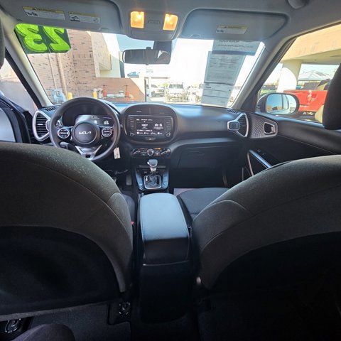 Used 2023 Kia Soul LX image 13