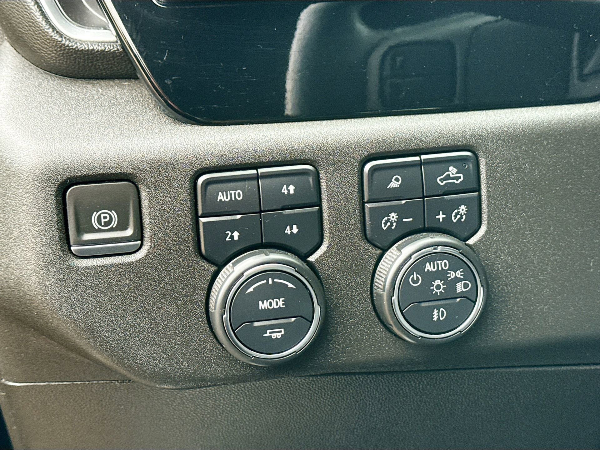 Used 2024 Chevrolet Silverado 3500 LTZ w/ LTZ Plus Package image 14