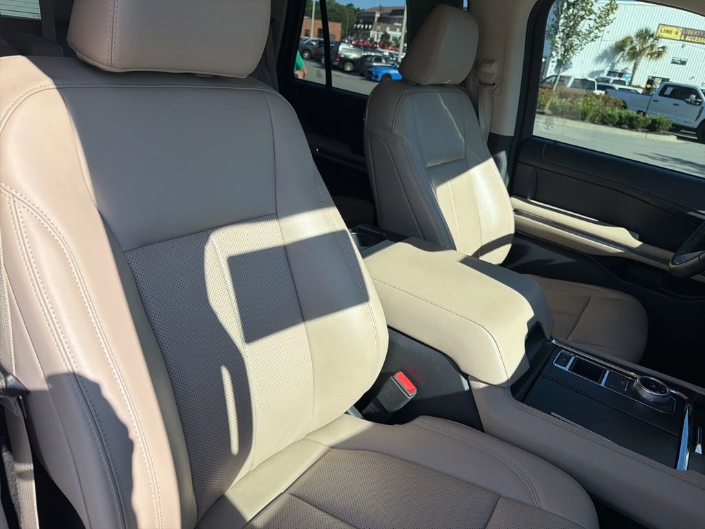 Certified 2022 Ford Expedition XLT RWD image 14