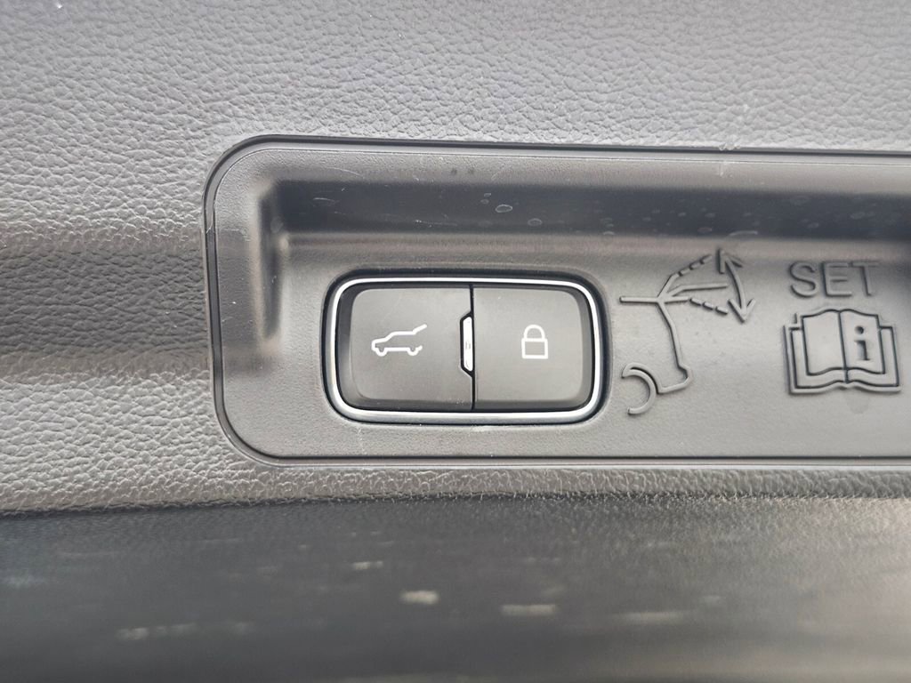 Certified 2023 Ford Explorer XLT w/ Equipment Group 202A AWD/4WD image 34