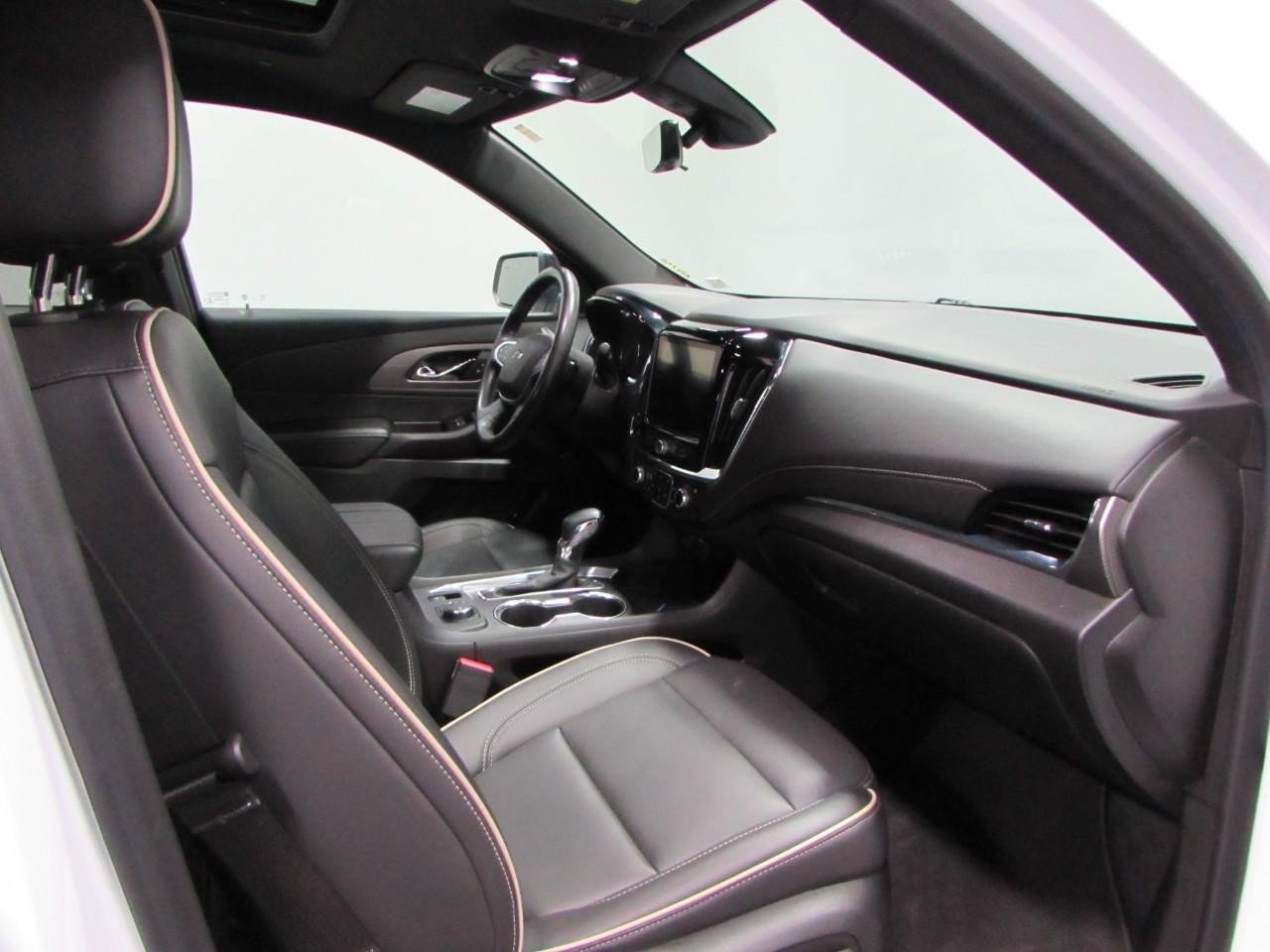 Used 2023 Chevrolet Traverse Premier w/ Redline Edition FWD image 18