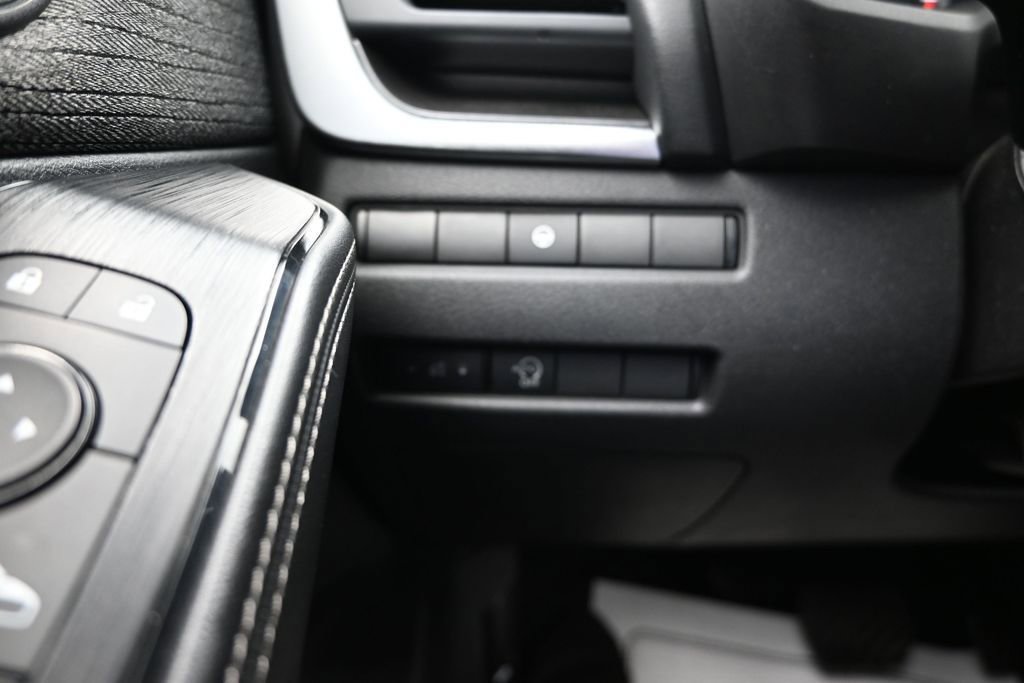 Used 2023 Nissan Rogue SV FWD image 18