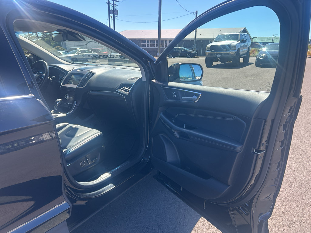 Certified 2018 Ford Edge Titanium w/ Ford Safe & Smart Package AWD/4WD image 26