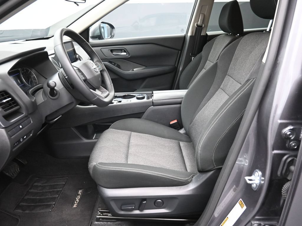 Used 2025 Nissan Rogue SV AWD/4WD image 21