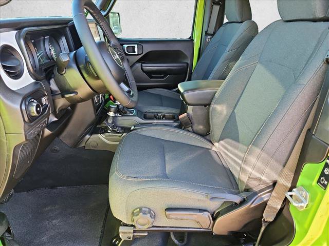 Used 2025 Jeep Wrangler Sport AWD/4WD image 15