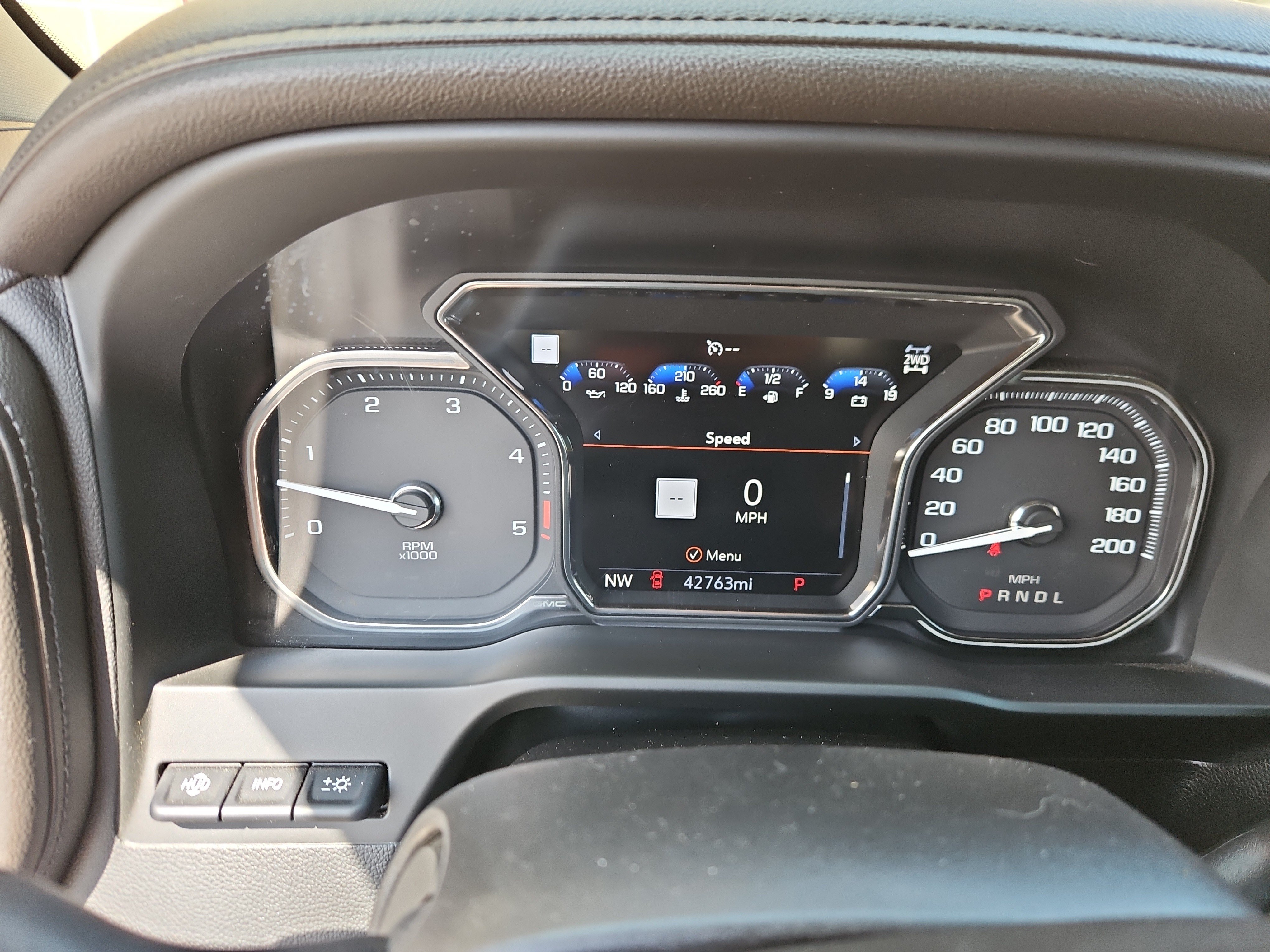 Used 2022 GMC Sierra 3500 Denali w/ Technology Package AWD/4WD image 7