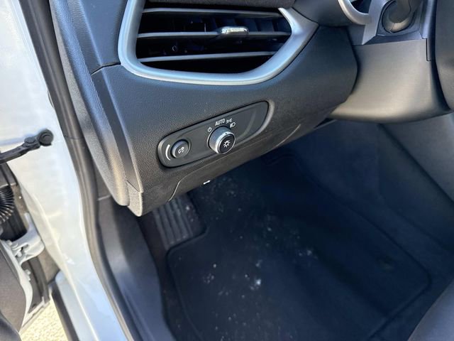 Used 2022 Chevrolet Malibu LT image 21